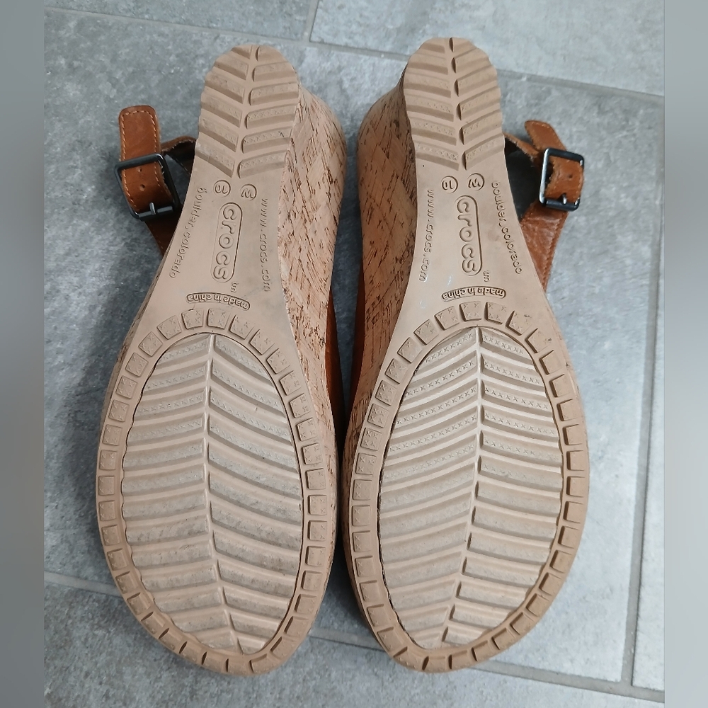 Ladies Crocs A-Leigh Brown Leather Sling Back Adjustable Wedge Cork Heel 10M - Picture 8 of 8